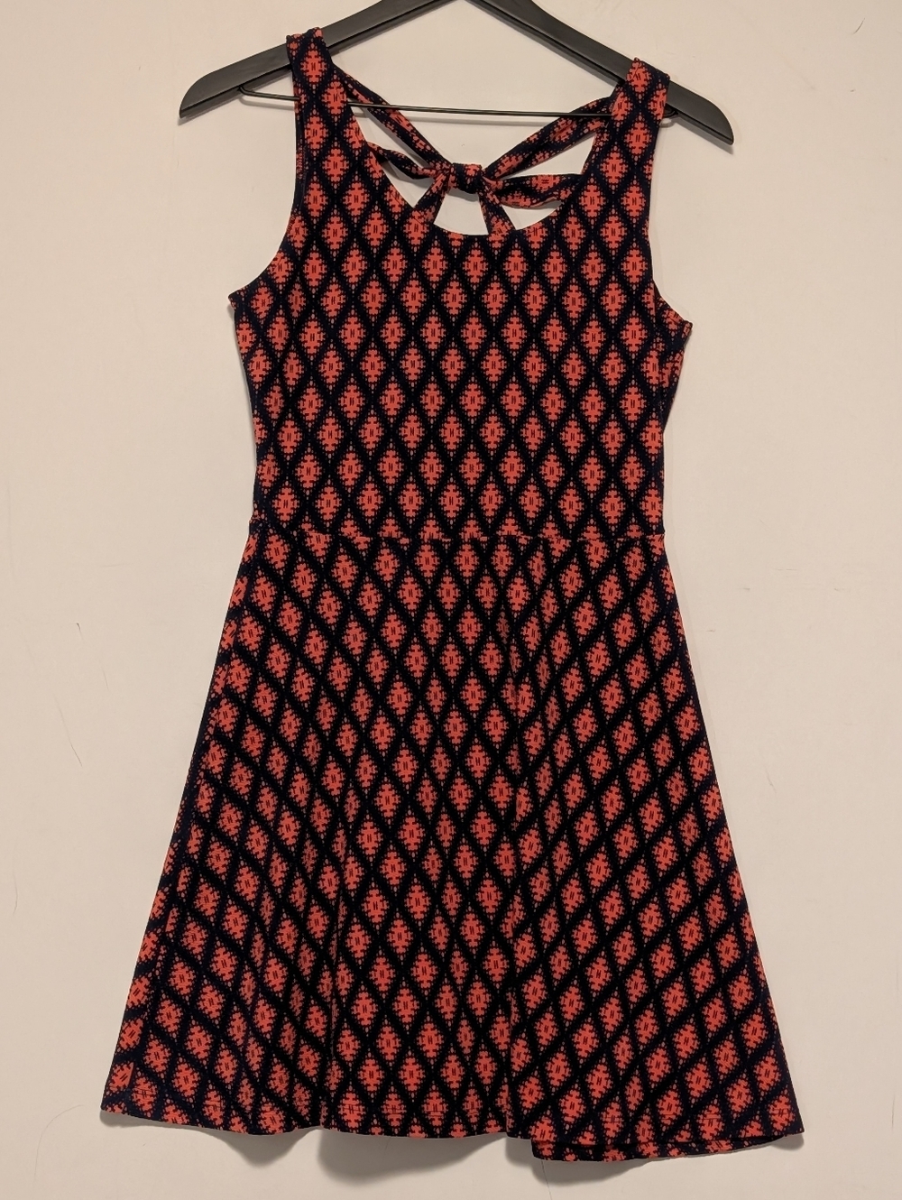 Maurices Medium Geometric Fit Flare Dress Tie Back Sleeveless Coral Navy Knit